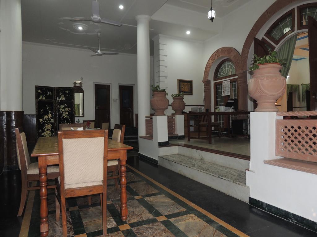 Kunjpur Guest House Allāhābād Junction المظهر الخارجي الصورة